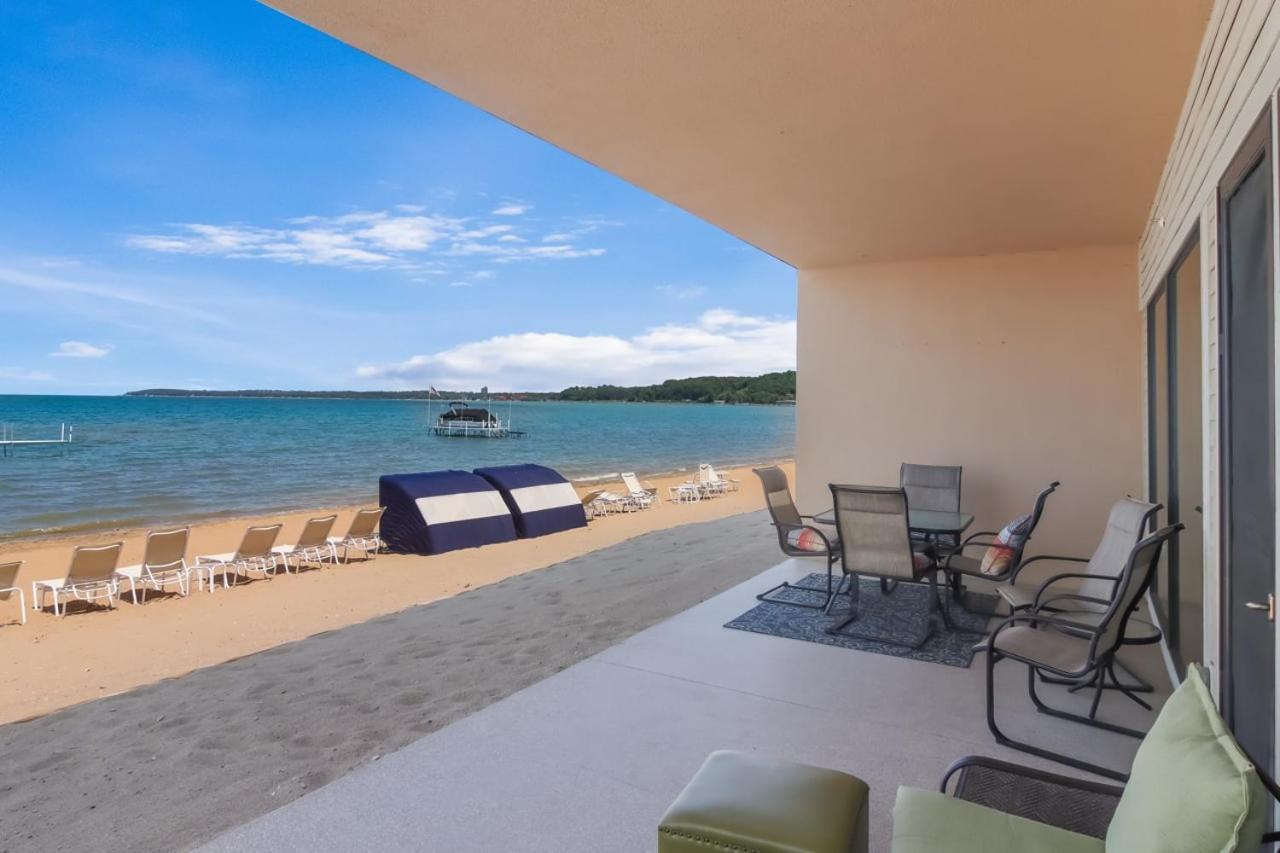 Sugar Beach Villa 1012 Luxury Waterfront Condo Traverse City Buitenkant foto