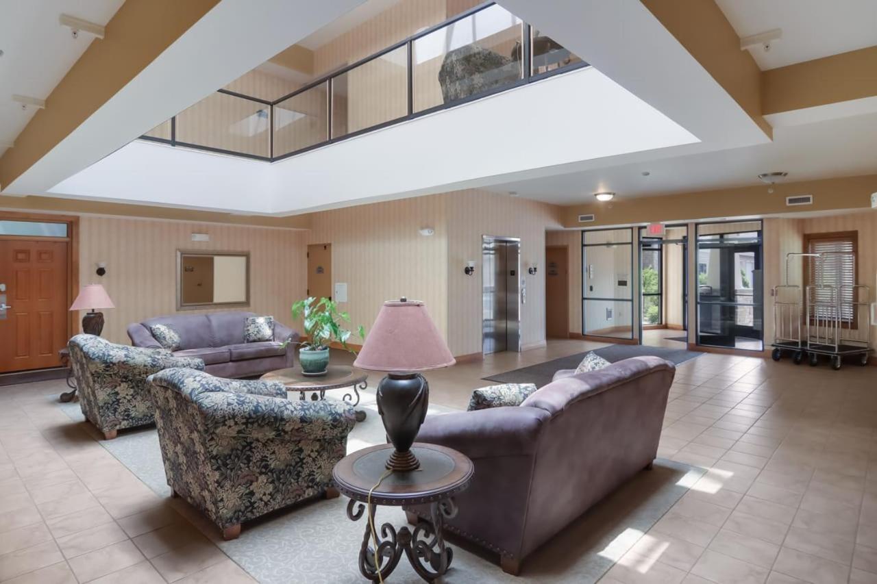 Sugar Beach Villa 1012 Luxury Waterfront Condo Traverse City Buitenkant foto