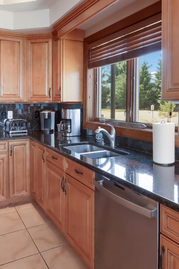 Sugar Beach Villa 1012 Luxury Waterfront Condo Traverse City Buitenkant foto