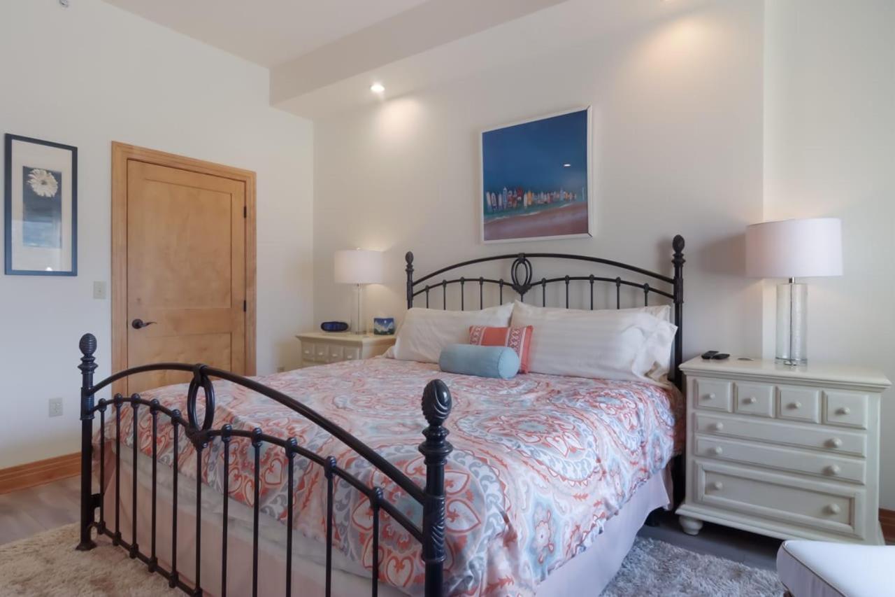 Sugar Beach Villa 1012 Luxury Waterfront Condo Traverse City Buitenkant foto