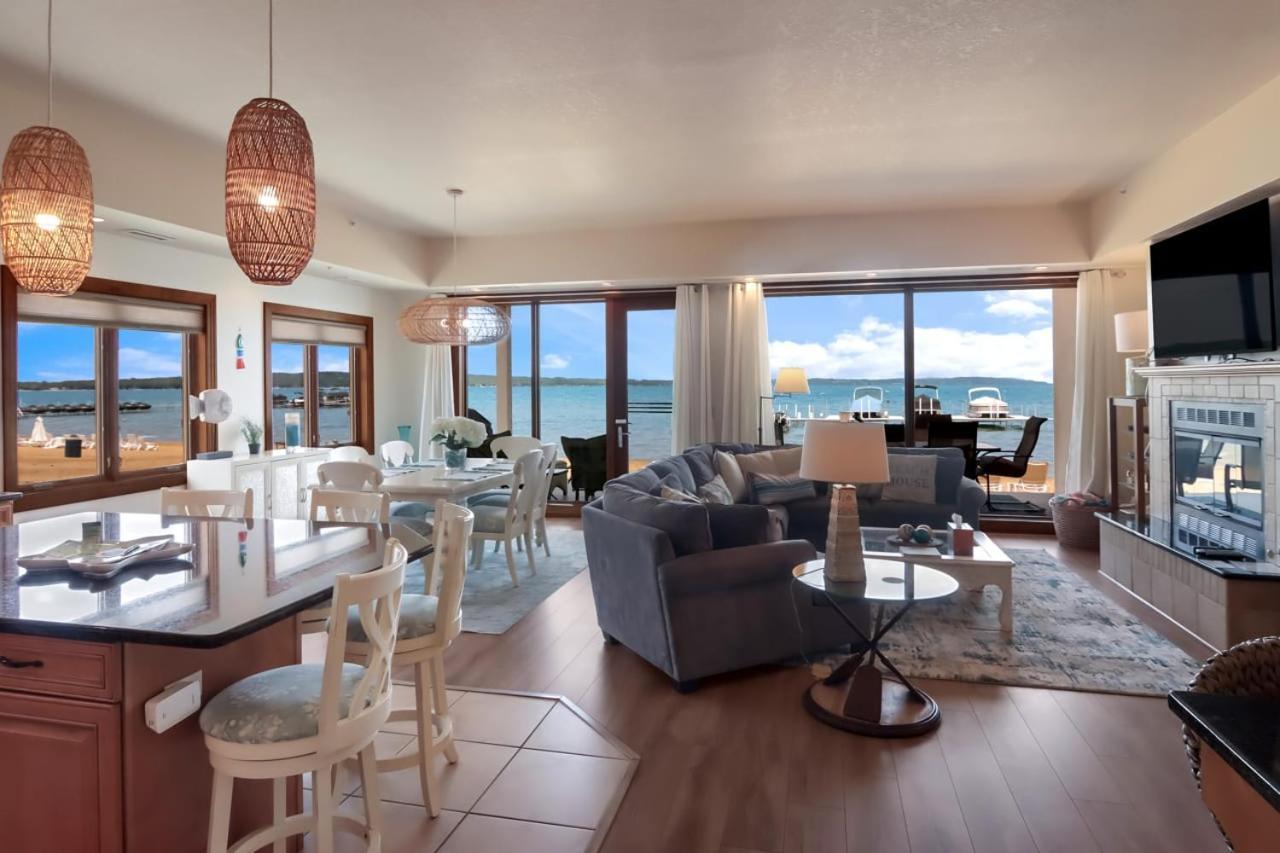 Sugar Beach Villa 1012 Luxury Waterfront Condo Traverse City Buitenkant foto