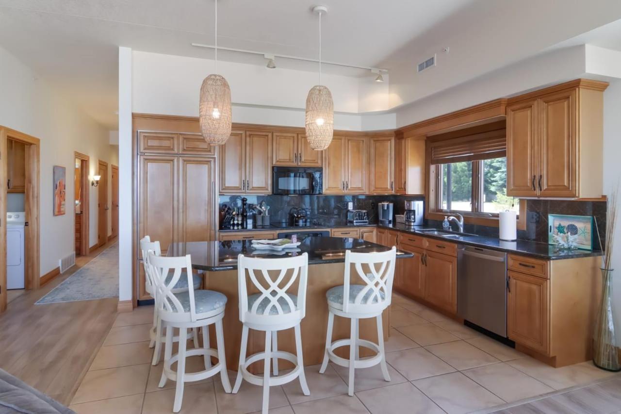 Sugar Beach Villa 1012 Luxury Waterfront Condo Traverse City Buitenkant foto