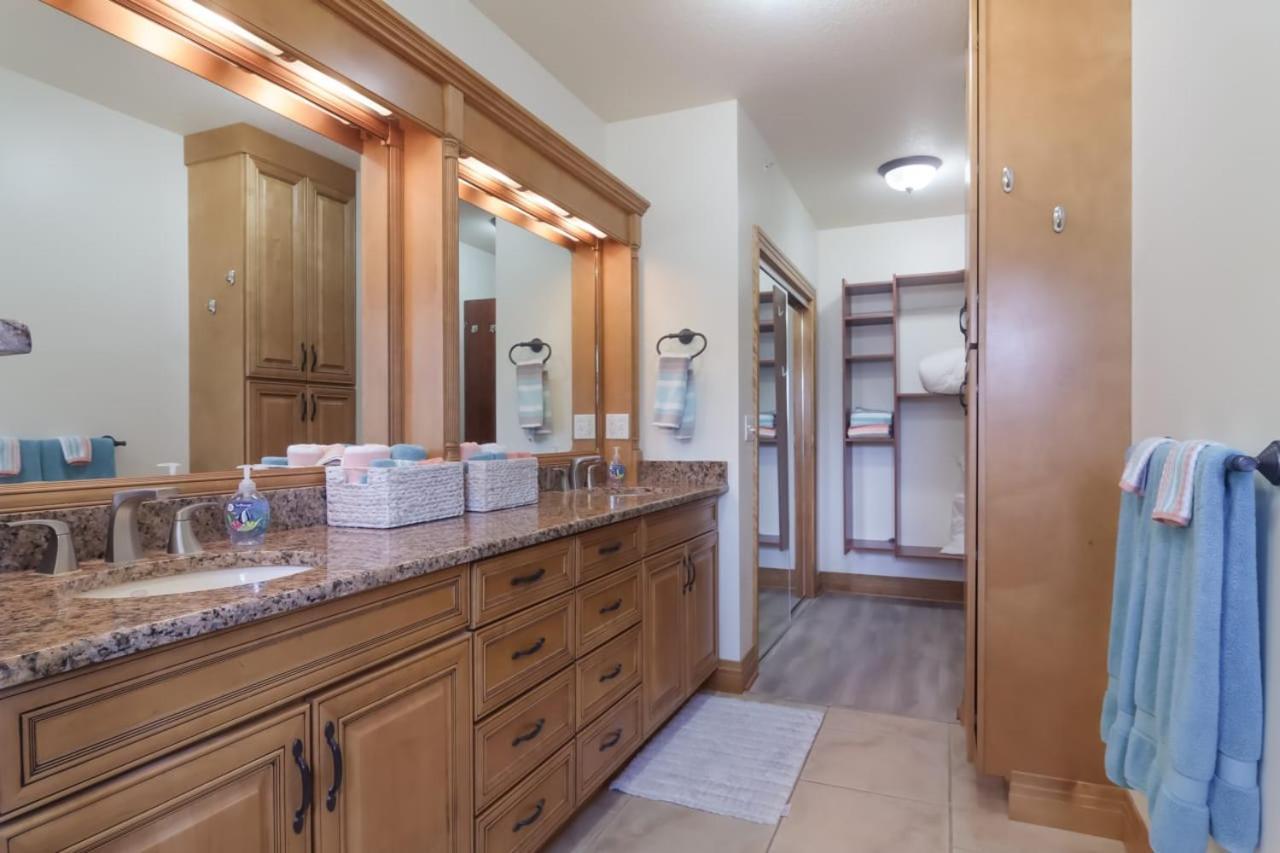 Sugar Beach Villa 1012 Luxury Waterfront Condo Traverse City Buitenkant foto